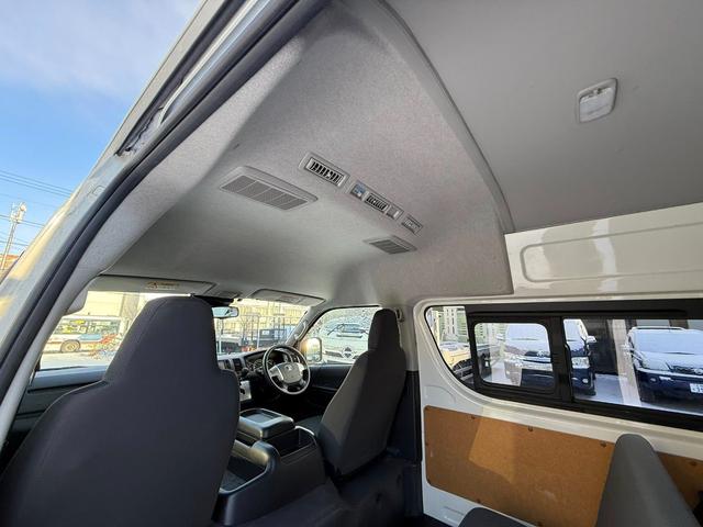 ハイエースバン SロングワイドDX GLパッケージ 寒冷地仕様 リアエアコン・リアヒーター・LEDヘッドライト・デジタルインナーミラー(12枚目)