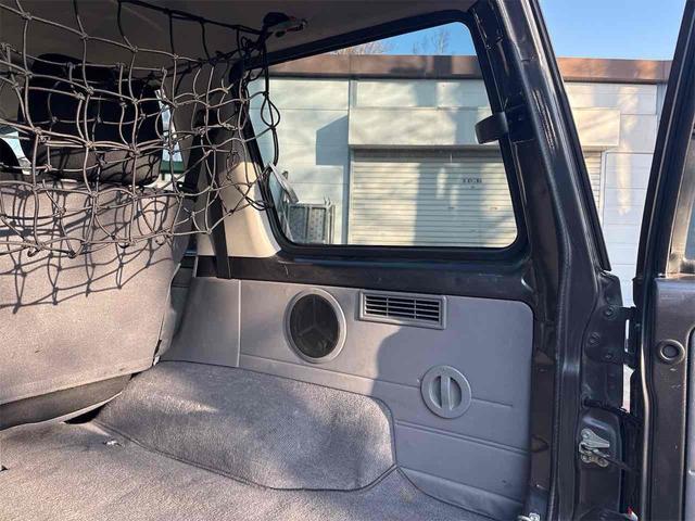 ランドクルーザー７０ 　３０ｔｈアニバーサリー　前後ＢＲＩＤＥシート　リフトアップ公認　前後デフロック　ＡＲＢバンパー　メソッド１７ホイール　バーフェン同色塗装　リア３色テール　ウッドステアリング　オーディオ組み込み（26枚目）