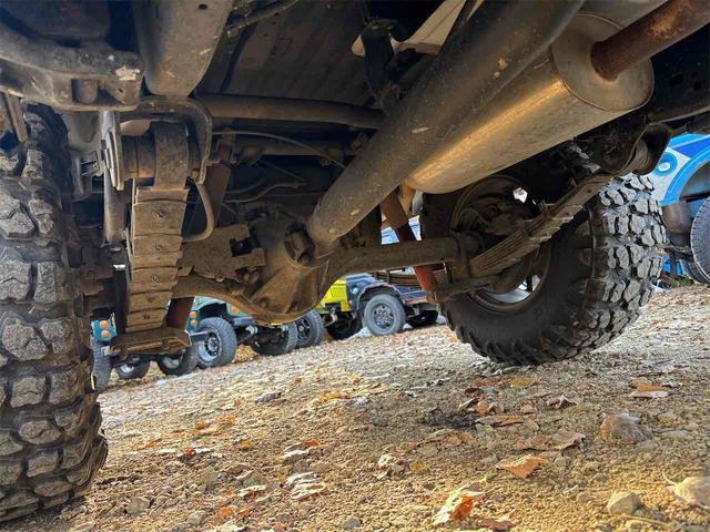 ランドクルーザー７０ 　３０ｔｈアニバーサリー　前後ＢＲＩＤＥシート　リフトアップ公認　前後デフロック　ＡＲＢバンパー　メソッド１７ホイール　バーフェン同色塗装　リア３色テール　ウッドステアリング　オーディオ組み込み（66枚目）