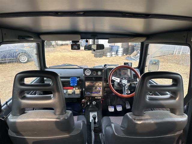 ジムニー ランドベンチャー　５型　最終ＭＴ　リフトアップ　エアコン　パワステ　ドライブレコーダー　ＥＴＣ　ＭＴタイヤ　ＣＤ　ミュージックプレイヤー接続可　アルミホイール　前後社外バンパー（10枚目）