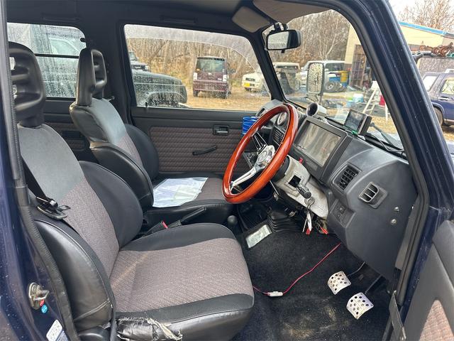 ジムニー ランドベンチャー　５型　最終ＭＴ　リフトアップ　エアコン　パワステ　ドライブレコーダー　ＥＴＣ　ＭＴタイヤ　ＣＤ　ミュージックプレイヤー接続可　アルミホイール　前後社外バンパー（20枚目）