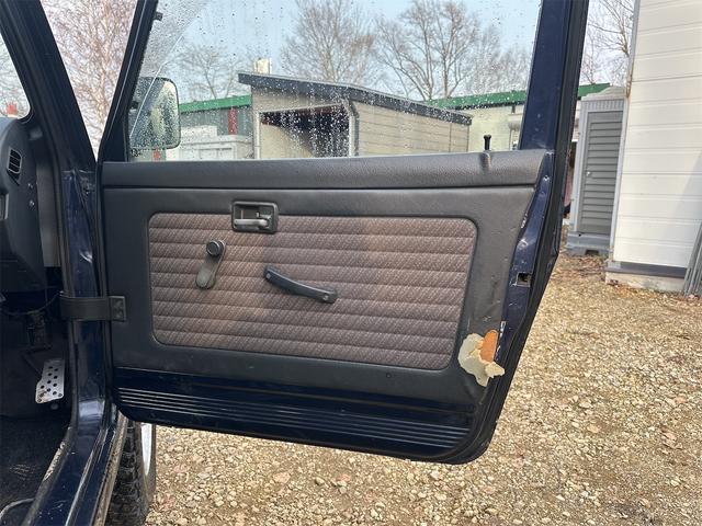 ジムニー ランドベンチャー　５型　最終ＭＴ　リフトアップ　エアコン　パワステ　ドライブレコーダー　ＥＴＣ　ＭＴタイヤ　ＣＤ　ミュージックプレイヤー接続可　アルミホイール　前後社外バンパー（21枚目）