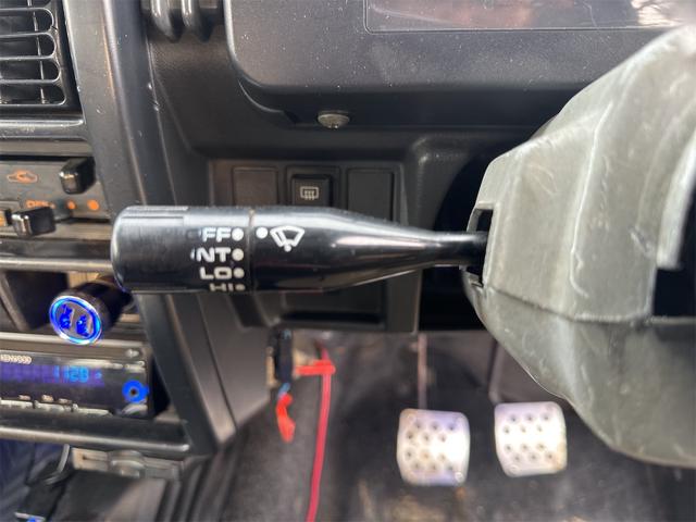 ジムニー ランドベンチャー　５型　最終ＭＴ　リフトアップ　エアコン　パワステ　ドライブレコーダー　ＥＴＣ　ＭＴタイヤ　ＣＤ　ミュージックプレイヤー接続可　アルミホイール　前後社外バンパー（24枚目）