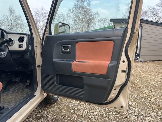 アルトラパン ターボ 4WD キーレスエントリー 電動格納ミラー シートヒーター ベンチシート AT ABS CD MD アルミホイール 衝突安全ボディ エアコン パワーステアリング パワーウィンドウ(28枚目)