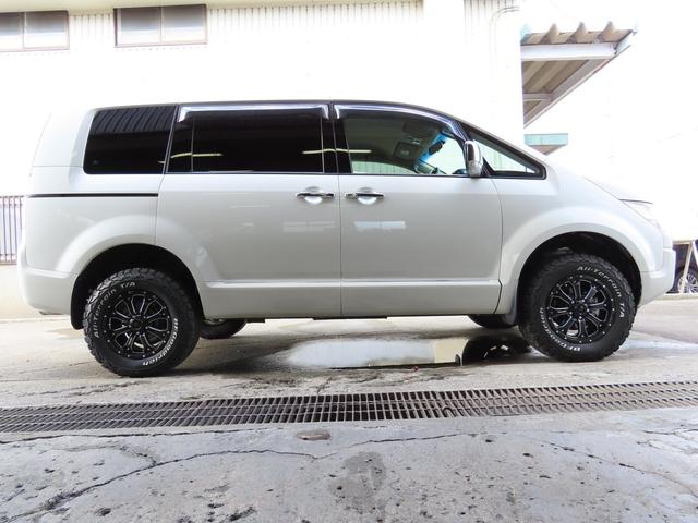 デリカD:5 G パワーパッケージ 4WD リフトアップ MKWホイール&BFタイヤ(4枚目)
