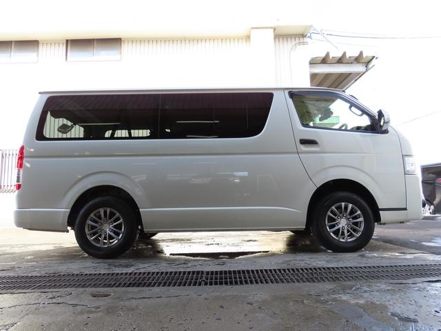 ハイエースバン ロングＤＸ　ＧＬパッケージ　ディーゼルターボ　４ＷＤ　４ＷＤ　寒冷地仕様　９人乗り　夏冬タイヤ（4枚目）