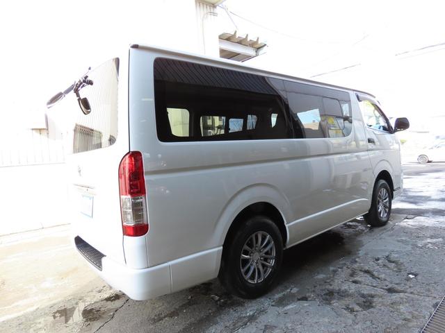 ハイエースバン ロングＤＸ　ＧＬパッケージ　ディーゼルターボ　４ＷＤ　４ＷＤ　寒冷地仕様　９人乗り　夏冬タイヤ（6枚目）