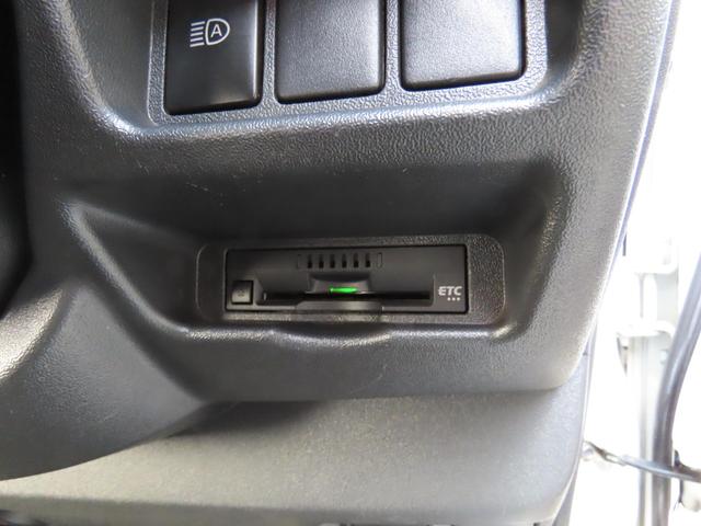 ハイエースバン ロングＤＸ　ＧＬパッケージ　ディーゼルターボ　４ＷＤ　４ＷＤ　寒冷地仕様　９人乗り　夏冬タイヤ（19枚目）