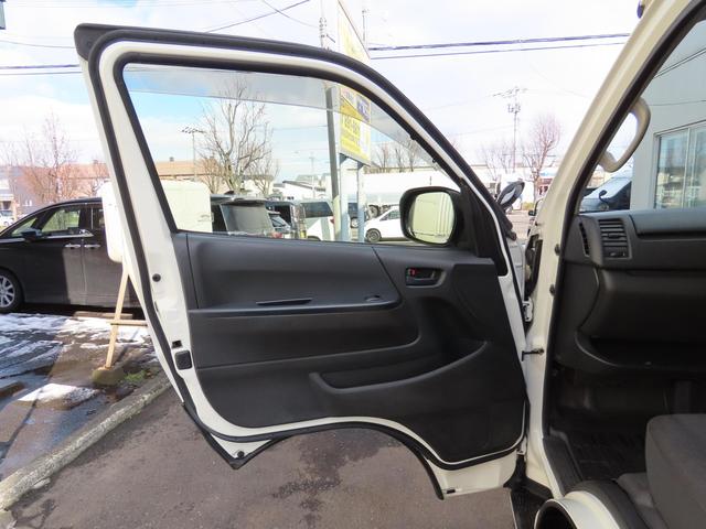 ハイエースバン ロングＤＸ　ＧＬパッケージ　ディーゼルターボ　４ＷＤ　４ＷＤ　寒冷地仕様　９人乗り　夏冬タイヤ（30枚目）