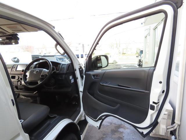 ハイエースバン ロングＤＸ　ＧＬパッケージ　ディーゼルターボ　４ＷＤ　４ＷＤ　寒冷地仕様　９人乗り　夏冬タイヤ（31枚目）