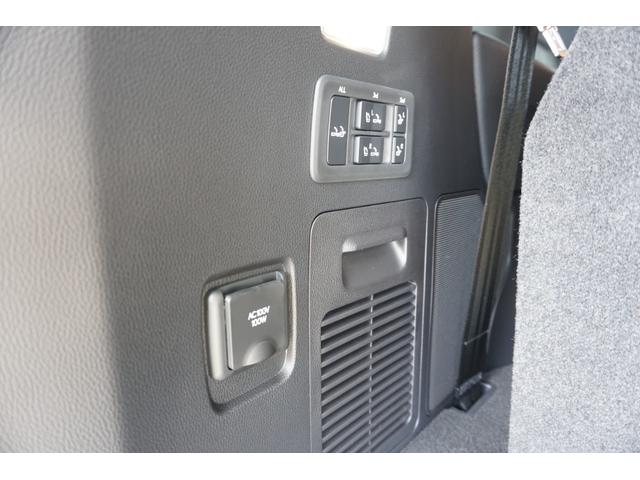 ＬＸ オフロードｐｋｇ　マークレビンソン　ＣＯＯＬＢＯＸ　ＷＡＬＤ　リアエンターテインメント　／　ＦＵＥＬ２２ＡＷ　／　マークレビンソン　／　ＣＯＯＬＢＯＸ　／　ソフトクローズドドア　／　７人乗り　／　３０５／４５Ｒ２２（75枚目）