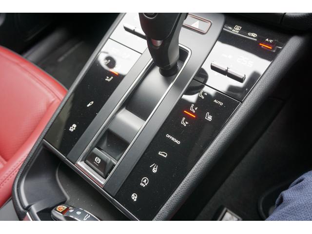 スポーツクロノ・専用２１ＡＷ内容盛りだくさんのＭａｃａｎＴの入庫です。法人オーナー・ガレージ保管の車両ですのでコンディション良いです。　お問い合わせはお早めに〇ＴＥＬ：０１２０−８２−５５５５