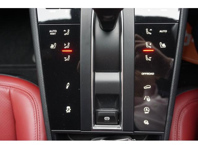 スポーツクロノ・専用２１ＡＷ内容盛りだくさんのＭａｃａｎＴの入庫です。法人オーナー・ガレージ保管の車両ですのでコンディション良いです。　お問い合わせはお早めに〇ＴＥＬ：０１２０−８２−５５５５