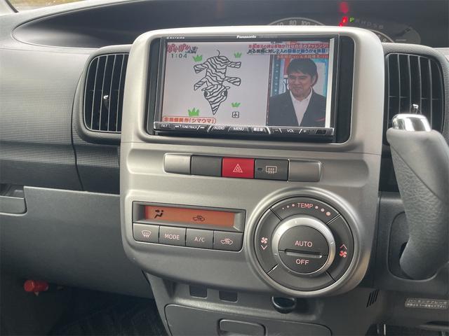 タント カスタムRS 4WD 電動スライドドア TV HID スマートキー ベンチシート ターボ CVT 盗難防止システム ABS アルミホイール 衝突安全ボディ エアコン パワーステアリング パワーウィンドウ(3枚目)