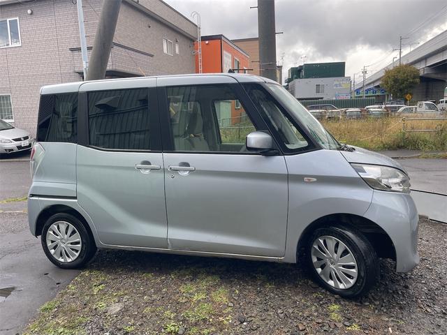 デイズルークス X Vセレクション+セーフティII 4WD 全周囲カメラ 両側スライド・片側電動 TV 衝突被害軽減システム スマートキー アイドリングストップ 電動格納ミラー ベンチシート CVT 盗難防止システム ABS ESC 衝突安全ボデ(9枚目)