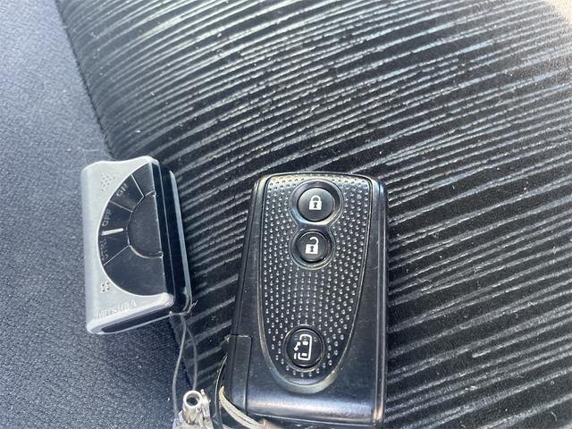 タント Ｇスペシャル　４ＷＤ　電動スライドドア　ナビ　スマートキー　アイドリングストップ　ベンチシート　ＣＶＴ　盗難防止システム　ＡＢＳ　ＣＤ　ＤＶＤ再生　ミュージックプレイヤー接続可　アルミホイール　衝突安全ボディ（7枚目）