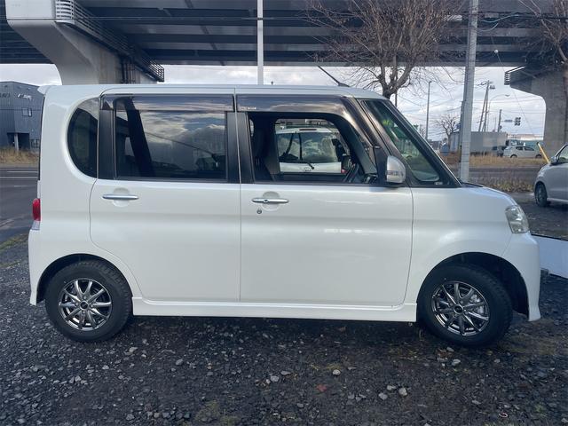 タント Ｇスペシャル　４ＷＤ　電動スライドドア　ナビ　スマートキー　アイドリングストップ　ベンチシート　ＣＶＴ　盗難防止システム　ＡＢＳ　ＣＤ　ＤＶＤ再生　ミュージックプレイヤー接続可　アルミホイール　衝突安全ボディ（12枚目）