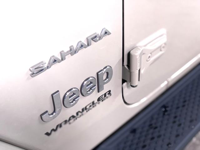 ジープ・ラングラーアンリミテッド リミテッドＥＤウィズサンライダフリップＴフォーハドＴ　特別仕様車　限定色ゴビカラー　手動開閉式フリップトップ（13枚目）