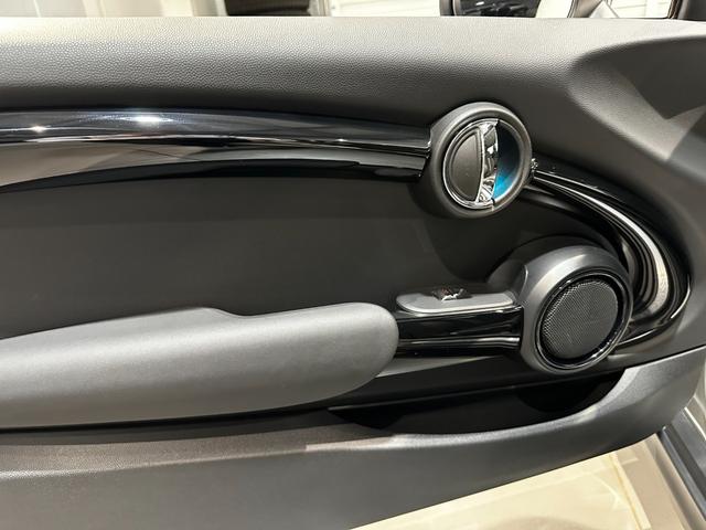 ＭＩＮＩ クーパーＳＤ　純正ナビゲーション　アクティブクルーズコントロール　ルームミラー内蔵ＥＴＣ　１７インチアロイホイール　認定中古車　２年保証（10枚目）
