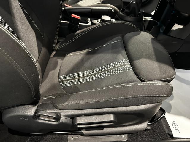 ＭＩＮＩ クーパーＳＤ　純正ナビゲーション　アクティブクルーズコントロール　ルームミラー内蔵ＥＴＣ　１７インチアロイホイール　認定中古車　２年保証（21枚目）