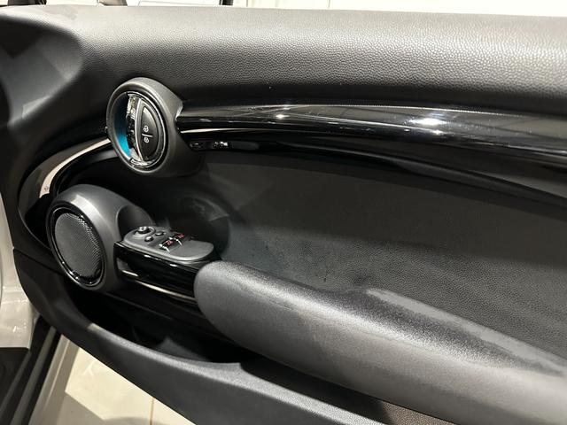 ＭＩＮＩ クーパーＳＤ　純正ナビゲーション　アクティブクルーズコントロール　ルームミラー内蔵ＥＴＣ　１７インチアロイホイール　認定中古車　２年保証（22枚目）