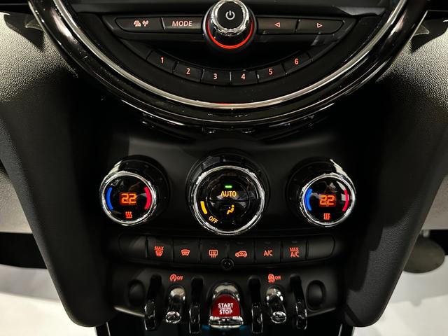 ＭＩＮＩ クーパーＳＤ　純正ナビゲーション　アクティブクルーズコントロール　ルームミラー内蔵ＥＴＣ　１７インチアロイホイール　認定中古車　２年保証（29枚目）