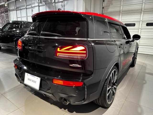 ＭＩＮＩ ジョンクーパーワークス　クラブマン　ＪＣＷ・トリム　４ＷＤ　ジョンクーパーワークストリム　１９インチアロイ　ＭＩＮＩＹｏｕｒｓスタイルレザーシート　電動フロントシート　　ＡＣＣ　パーキングアシスト　ＬＥＤヘッドライト　ワンオーナー　認定中古車２年保証（20枚目）