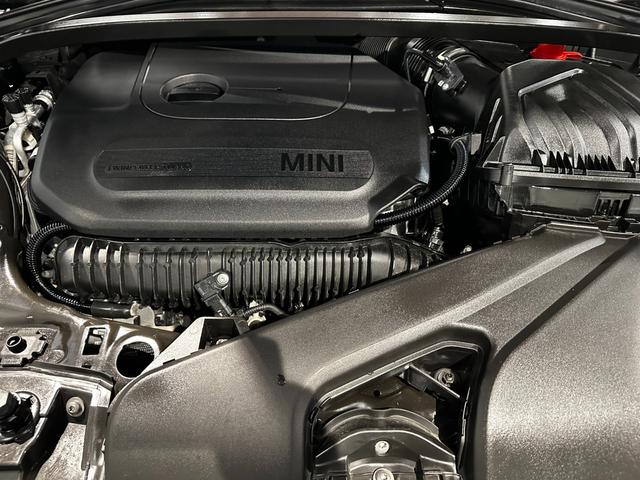 ＭＩＮＩ ジョンクーパーワークス　クラブマン　ＪＣＷ・トリム　４ＷＤ　ジョンクーパーワークストリム　１９インチアロイ　ＭＩＮＩＹｏｕｒｓスタイルレザーシート　電動フロントシート　　ＡＣＣ　パーキングアシスト　ＬＥＤヘッドライト　ワンオーナー　認定中古車２年保証（42枚目）