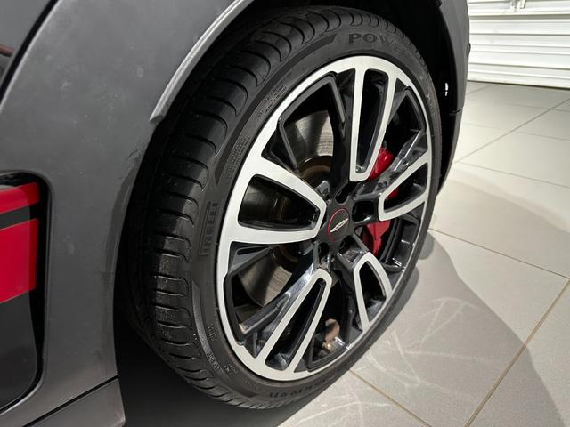 ＭＩＮＩ ジョンクーパーワークス　クラブマン　ＪＣＷ・トリム　４ＷＤ　ジョンクーパーワークストリム　１９インチアロイ　ＭＩＮＩＹｏｕｒｓスタイルレザーシート　電動フロントシート　　ＡＣＣ　パーキングアシスト　ＬＥＤヘッドライト　ワンオーナー　認定中古車２年保証（46枚目）