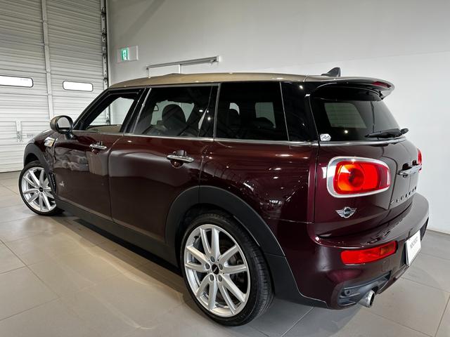 ＭＩＮＩ クーパーＳ　クラブマン　オール４　４ＷＤ　インディゴブルーレザーシート　パノラマサンルーフ　ジョンクーパーワークスチリパッケージ　純正ナビ　リアカメラ　アクティブクルーズコントロール　ＬＥＤヘッドライト　ワンオーナー認定中古車１年保証（5枚目）