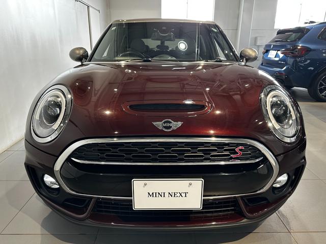 ＭＩＮＩ クーパーＳ　クラブマン　オール４　４ＷＤ　インディゴブルーレザーシート　パノラマサンルーフ　ジョンクーパーワークスチリパッケージ　純正ナビ　リアカメラ　アクティブクルーズコントロール　ＬＥＤヘッドライト　ワンオーナー認定中古車１年保証（6枚目）