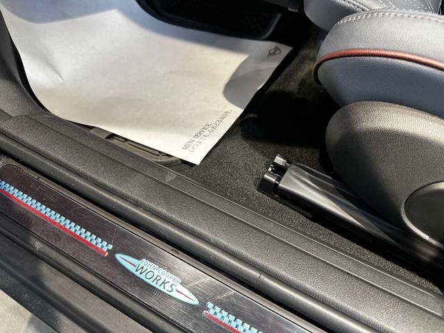 ＭＩＮＩ クーパーＳ　クラブマン　オール４　４ＷＤ　インディゴブルーレザーシート　パノラマサンルーフ　ジョンクーパーワークスチリパッケージ　純正ナビ　リアカメラ　アクティブクルーズコントロール　ＬＥＤヘッドライト　ワンオーナー認定中古車１年保証（9枚目）