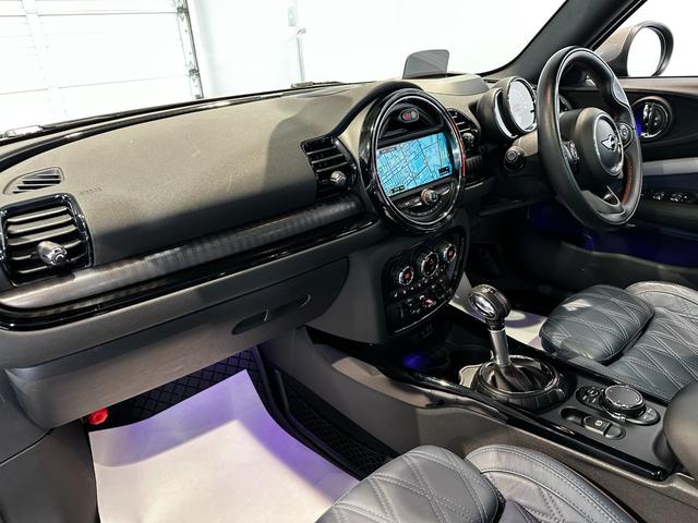 ＭＩＮＩ クーパーＳ　クラブマン　オール４　４ＷＤ　インディゴブルーレザーシート　パノラマサンルーフ　ジョンクーパーワークスチリパッケージ　純正ナビ　リアカメラ　アクティブクルーズコントロール　ＬＥＤヘッドライト　ワンオーナー認定中古車１年保証（10枚目）
