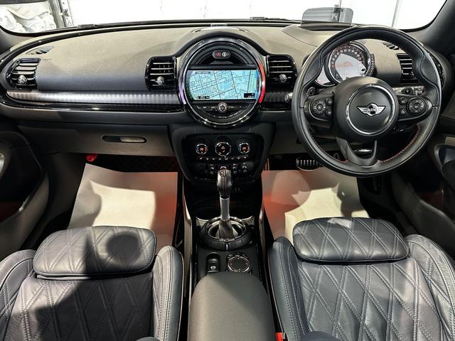 ＭＩＮＩ クーパーＳ　クラブマン　オール４　４ＷＤ　インディゴブルーレザーシート　パノラマサンルーフ　ジョンクーパーワークスチリパッケージ　純正ナビ　リアカメラ　アクティブクルーズコントロール　ＬＥＤヘッドライト　ワンオーナー認定中古車１年保証（19枚目）