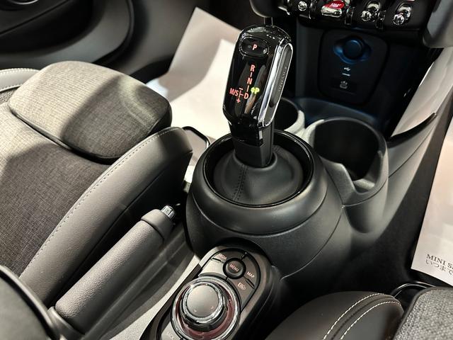 MINI クーパーDプレミアムプラスパッケージクラシックトリム プレミアムプラスパッケージ スポーツシート 前席シートヒーター ヘッドアップディスプレイ リアビューカメラ ルームミラー内蔵ETC 16インチアロイホイール クラシックトリム ワンオーナー(32枚目)