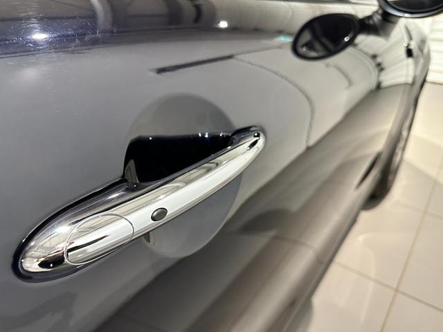 MINI クーパー クラシック・トリム プレミアムプラスパッケージ スポーツシート 前席シートヒーター ヘッドアップディスプレイ リアビューカメラ ルームミラー内蔵ETC 16インチアロイホイール クラシックトリム ワンオーナー(10枚目)