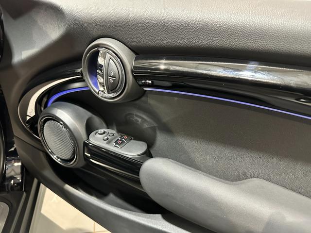 MINI クーパー クラシック・トリム プレミアムプラスパッケージ スポーツシート 前席シートヒーター ヘッドアップディスプレイ リアビューカメラ ルームミラー内蔵ETC 16インチアロイホイール クラシックトリム ワンオーナー(15枚目)