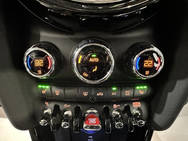 MINI クーパー クラシック・トリム プレミアムプラスパッケージ スポーツシート 前席シートヒーター ヘッドアップディスプレイ リアビューカメラ ルームミラー内蔵ETC 16インチアロイホイール クラシックトリム ワンオーナー(23枚目)