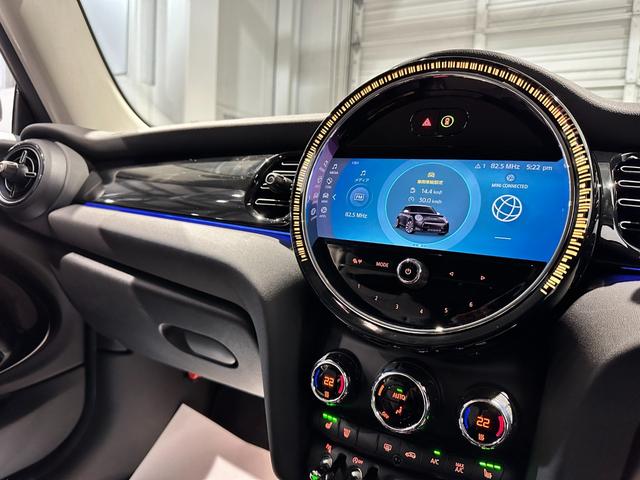 MINI クーパー クラシック・トリム プレミアムプラスパッケージ スポーツシート 前席シートヒーター ヘッドアップディスプレイ リアビューカメラ ルームミラー内蔵ETC 16インチアロイホイール クラシックトリム ワンオーナー(27枚目)