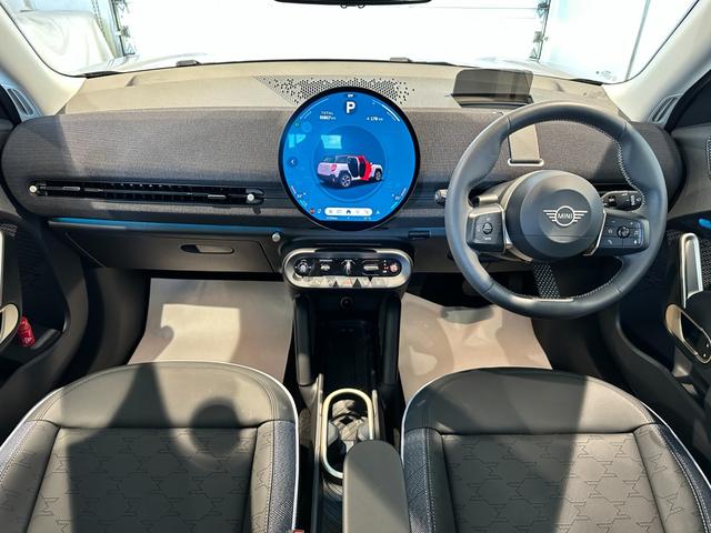 MINI エースマンE クラシック・トリム クラシックトリム 18インチアロイホイール アダプティブLEDヘッドライト 前席シートヒーター ステアリングヒーター ドライビングアシスト パーキングアシストプラス 弊社デモカー 認定中古車 2年保証(22枚目)