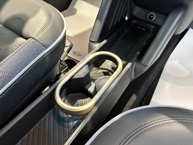 MINI エースマンE クラシック・トリム クラシックトリム 18インチアロイホイール アダプティブLEDヘッドライト 前席シートヒーター ステアリングヒーター ドライビングアシスト パーキングアシストプラス 弊社デモカー 認定中古車 2年保証(36枚目)