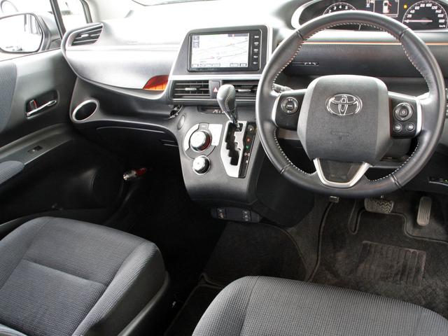 シエンタ Ｇ　４ＷＤ　フリップダウン　純正ナビ＆ＴＶ　セーフティーセンス　寒冷地仕様　ＬＥＤヘッドライト　両側電動ドア　シートヒーター　バックカメラ　ワンオーナー　スマートキー　プッシュスタート　オートライト（3枚目）