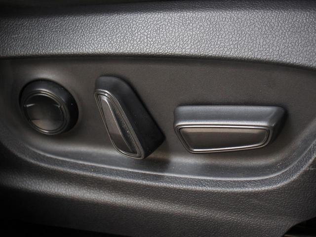 TOYOTA CROWN CROSSOVER G LEATHER PACKAGE