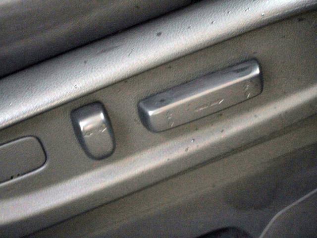 オデッセイ アブソルート・ホンダセンシング 4WD ワンオーナー 純正ナビ&TV バックカメラ レーダークルーズ ハーフレザーシート 両側電動ドア パワーシート LEDヘッドライト スマートキー プッシュスタート パドルシフト オートライト(9枚目)