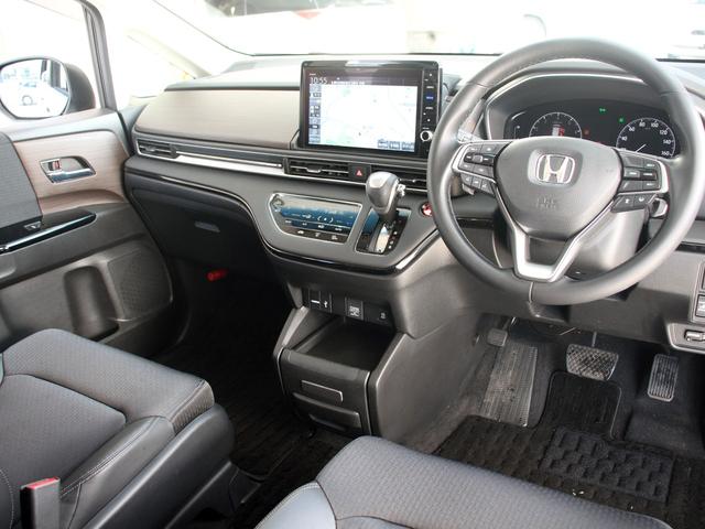 オデッセイ アブソルート・ＥＸ　４ＷＤ　ＭＣ後モデル　１０インチ純正ナビ＆ＴＶ　ハンズフリーパワーバックドア　ブラインドスポット　ホンダセンシング　ＬＥＤヘッドライト　シートヒーター＆パワーシート　マルチビューカメラ　ＥＴＣ（4枚目）