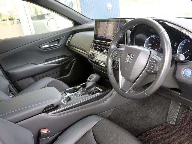 クラウンハイブリッド ＲＳ　Ｆｏｕｒ　後期型　寒冷地仕様　１２．３型ナビＴＶ　ブラインドスポットモニター　レーダークルーズ　アダプティブハイビーム　３眼ＬＥＤ　黒半革　ＲＣＴＡ　パワーシート　シートヒーター　スーパーライブサウンド（6枚目）
