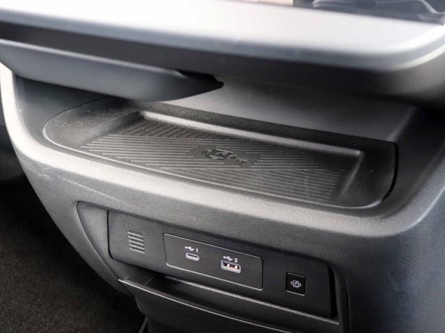 セレナ ＸＶ　寒冷地仕様　防水シート　１２．３型コネクトナビＴＶ　アラウンドビューモニター３６０°セーフティアシスト　ハンズフリーパワースライドドア　プロパイロット　インテリジェントルームミラー　ＥＴＣ２．０（9枚目）