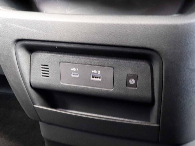 セレナ ＸＶ　寒冷地仕様　防水シート　１２．３型コネクトナビＴＶ　アラウンドビューモニター３６０°セーフティアシスト　ハンズフリーパワースライドドア　プロパイロット　インテリジェントルームミラー　ＥＴＣ２．０（10枚目）