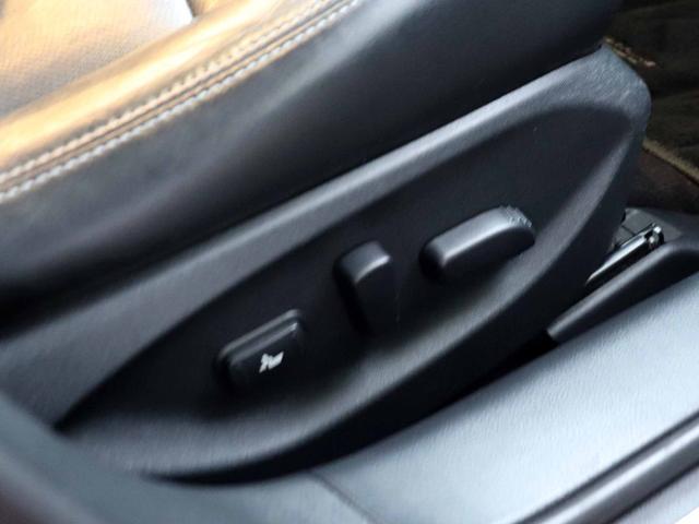 スカイライン ３５０ＧＴ　ＦＯＵＲ　ハイブリッド　タイプＰ　全方位運転支援システム　インテリジェントクルーズコントロール　アラウンドビューモニター　メーカーナビ　フルセグＴＶ　社外１９インチアルミ　黒革シート　メモリー付パワーシート　シートヒーター　ＥＴＣ（16枚目）