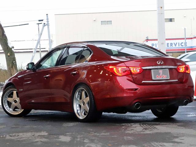 スカイライン ３５０ＧＴ　ＦＯＵＲ　ハイブリッド　タイプＰ　全方位運転支援システム　インテリジェントクルーズコントロール　アラウンドビューモニター　メーカーナビ　フルセグＴＶ　社外１９インチアルミ　黒革シート　メモリー付パワーシート　シートヒーター　ＥＴＣ（23枚目）